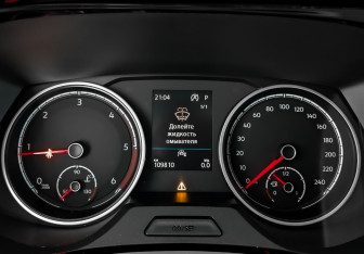 Подержанный автомобиль Volkswagen Multivan 2021 года (16 фото)