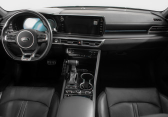 Подержанный автомобиль Kia K5 2020 года (11 фото)