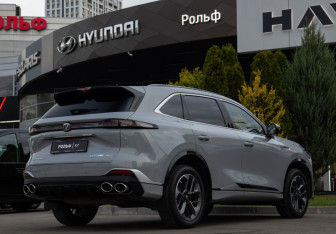 Подержанный автомобиль Changan CS75PLUS 2025 года (4 фото)