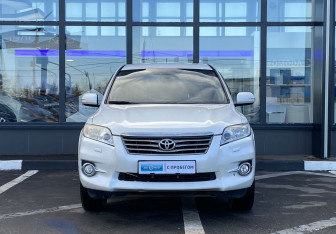 Подержанный автомобиль Toyota RAV4 2012 года (2 фото)