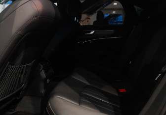 Подержанный автомобиль Audi A6 Sedan 2019 года (10 фото)