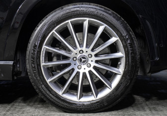 Подержанный автомобиль Mercedes-Benz GLE 2020 года (26 фото)