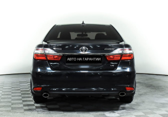 Подержанный автомобиль Toyota Camry Sedan 2016 года (6 фото)