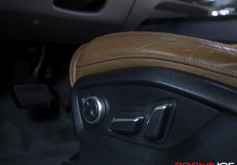 Подержанный автомобиль Audi Q7 2015 года (17 фото)