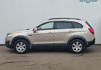Подержанный автомобиль Chevrolet Captiva 2013 года (8 фото)