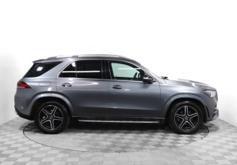 Подержанный автомобиль Mercedes-Benz GLE 2022 года (4 фото)
