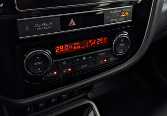 Подержанный автомобиль Mitsubishi Outlander 2019 года (21 фото)