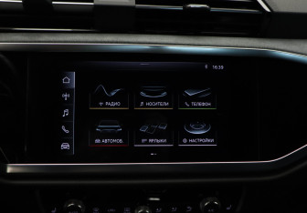 Подержанный автомобиль Audi Q3 2019 года (17 фото)