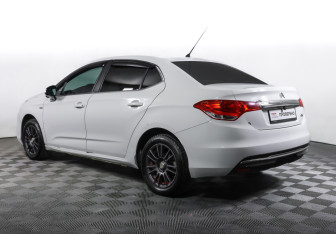 Подержанный автомобиль Citroen C4 Sedan 2014 года (7 фото)