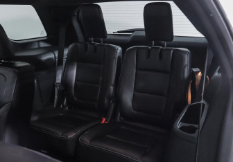 Подержанный автомобиль Ford Explorer 2019 года (17 фото)