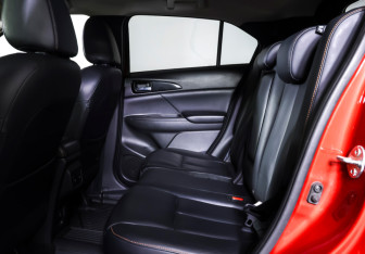 Подержанный автомобиль Mitsubishi Eclipse Cross 2018 года (11 фото)