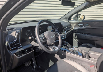Подержанный автомобиль Kia Sportage 2023 года (16 фото)