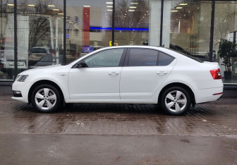 Подержанный автомобиль Skoda Octavia Liftback 2019 года (5 фото)