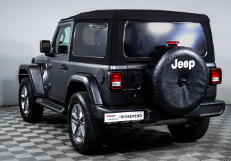 Подержанный автомобиль Jeep Wrangler 2021 года (7 фото)