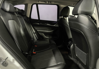 Подержанный автомобиль BMW X3 2018 года (14 фото)