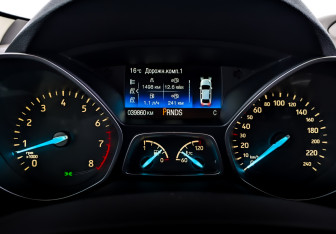 Подержанный автомобиль Ford Kuga 2017 года (13 фото)