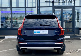 Подержанный автомобиль Volvo XC90 2015 года (6 фото)