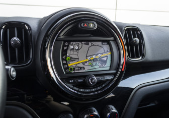 Подержанный автомобиль MINI Countryman 2020 года (18 фото)