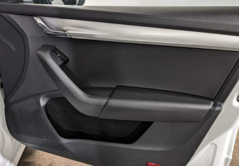 Подержанный автомобиль Skoda Octavia Liftback 2019 года (25 фото)