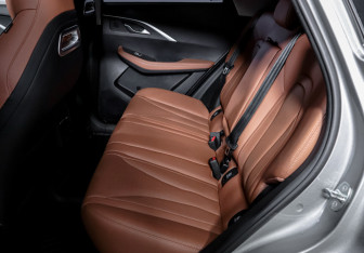 Подержанный автомобиль Omoda C5 2023 года (10 фото)