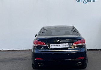 Подержанный автомобиль Hyundai i40 Sedan 2014 года (6 фото)