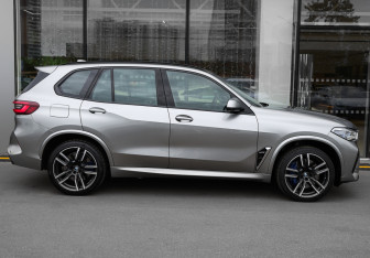 Подержанный автомобиль BMW X5 M 2020 года (4 фото)
