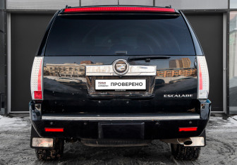 Подержанный автомобиль Cadillac Escalade Suv 2007 года (5 фото)