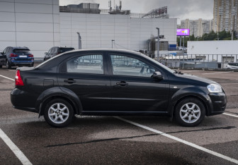 Подержанный автомобиль Chevrolet Aveo Sedan 2011 года (4 фото)