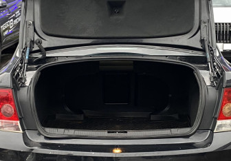 Подержанный автомобиль Opel Astra Sedan 2012 года (9 фото)