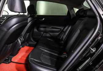 Подержанный автомобиль Kia Optima Sedan 2019 года (16 фото)