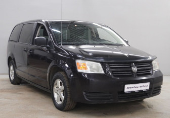 Подержанный автомобиль Dodge Caravan 2010 года (3 фото)