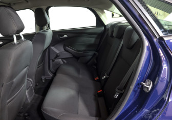 Подержанный автомобиль Ford Focus Sedan 2017 года (13 фото)