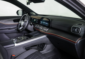 Подержанный автомобиль Jaecoo J8 2024 года (11 фото)