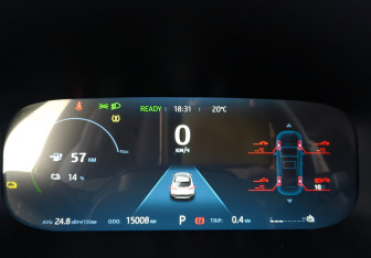 Подержанный автомобиль Москвич 3е 2023 года (16 фото)