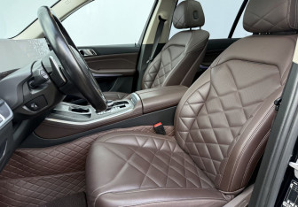 Подержанный автомобиль BMW X5 2023 года (10 фото)