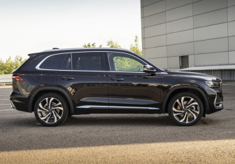 Подержанный автомобиль Geely Monjaro 2024 года (5 фото)