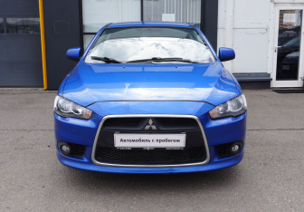 Подержанный автомобиль Mitsubishi Lancer Sedan 2011 года (2 фото)