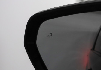 Подержанный автомобиль GAC M8 2023 года (15 фото)