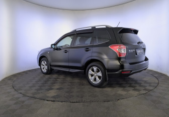 Подержанный автомобиль Subaru Forester Suv 2014 года (7 фото)