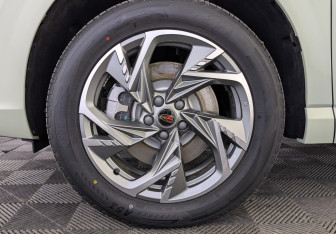 Новый Hongqi HS3 2025 (7 фото)