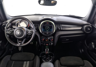 Подержанный автомобиль MINI Hatch 2019 года (14 фото)