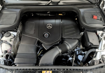 Подержанный автомобиль Mercedes-Benz GLE 2025 года (9 фото)