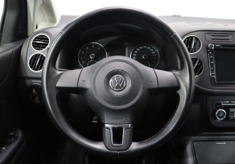 Подержанный автомобиль Volkswagen Golf Plus 2013 года (14 фото)