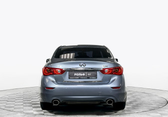 Подержанный автомобиль Infiniti Q50 2014 года (6 фото)