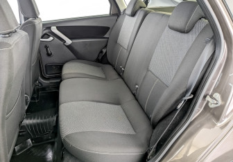 Подержанный автомобиль LADA (ВАЗ) Granta Liftback 2017 года (12 фото)