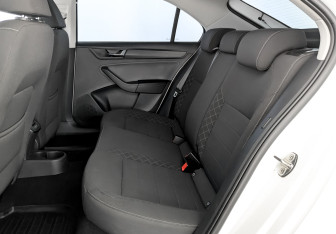 Подержанный автомобиль Skoda Rapid Liftback 2021 года (12 фото)