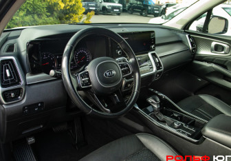Подержанный автомобиль Kia Sorento 2021 года (16 фото)