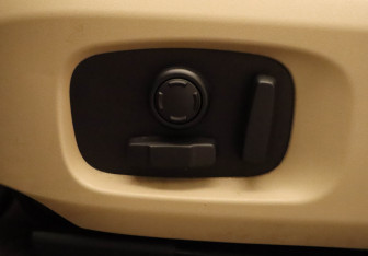 Подержанный автомобиль Land Rover Range Rover Evoque 2015 года (16 фото)