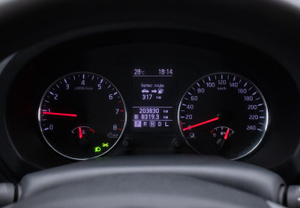 Подержанный автомобиль Nissan X-Trail 2012 года (12 фото)
