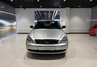 Подержанный автомобиль LADA (ВАЗ) Priora Sedan 2010 года (6 фото)